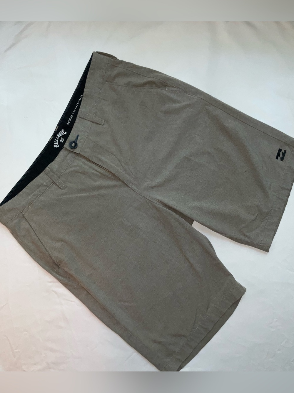 Billabong Crossfire board shorts size 33